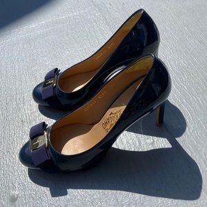 Ferragamo Navy Patent Pumps Size 7.5